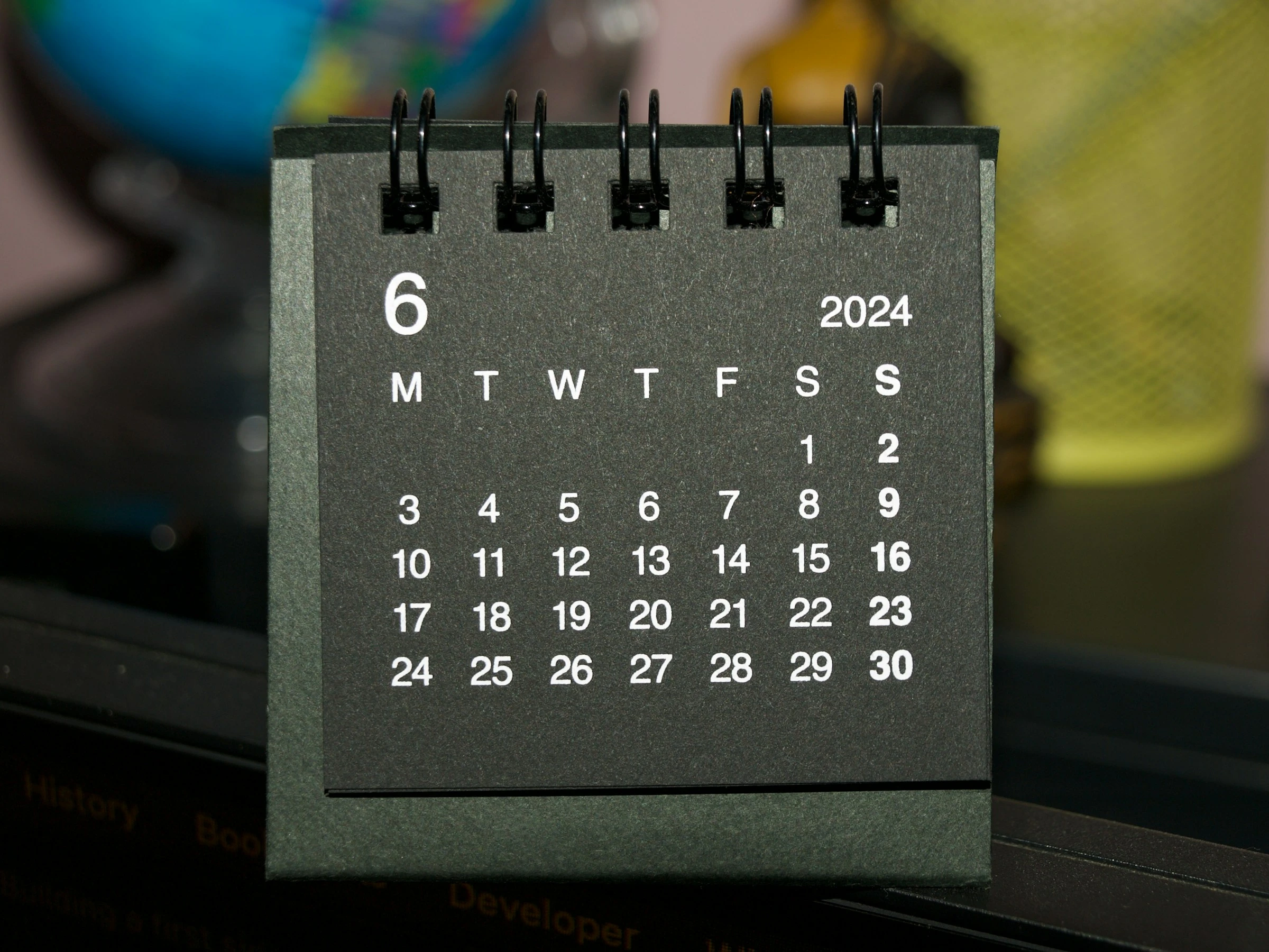 Small desk calendar